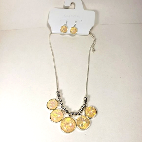 Silver tone Beaded Resin Drop Disc Necklace & Matching Earrings - Women' Jewelry - Picture 8 of 10